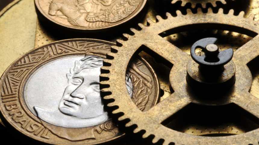 A “máquina” púbica se move